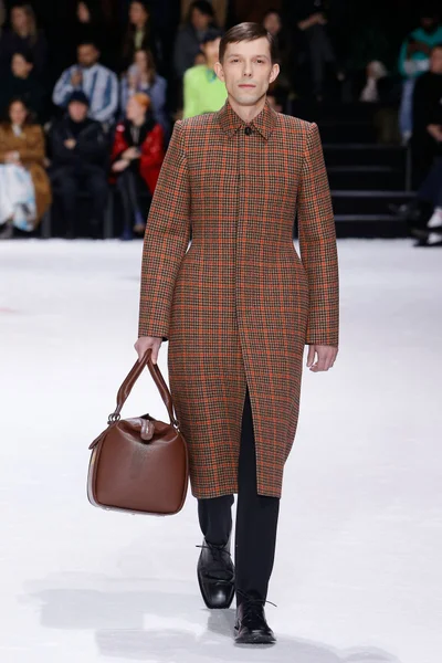 Look 20